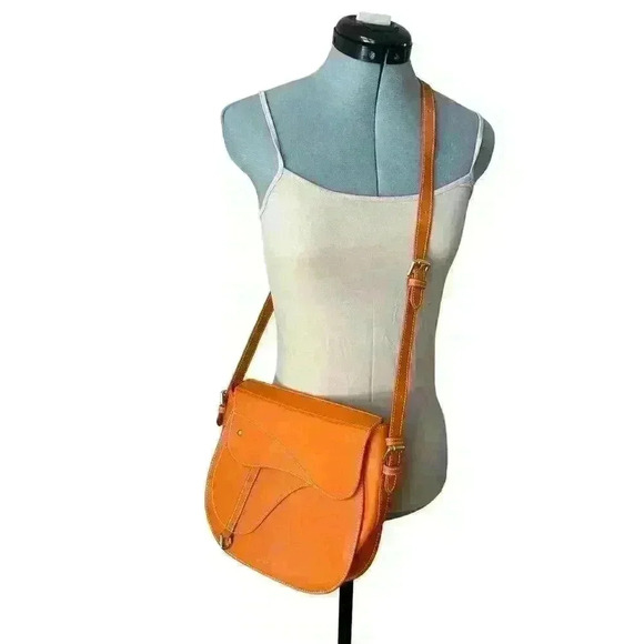 Susu Handbags - NEW Susu Orange Crossbody Bag
